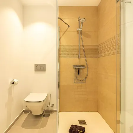 Jardines Elegant Two Bedrooms 滨海帕尔姆