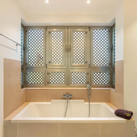 Jardines Elegant Two Bedrooms 滨海帕尔姆