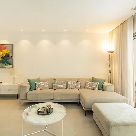 Jardines Elegant Two Bedrooms * 滨海帕尔姆