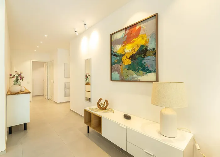 Jardines Elegant Two Bedrooms Apartment
