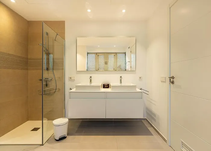 Jardines Elegant Two Bedrooms Apartment *